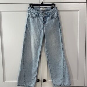 Abercrombie Kids Light Blue low rise baggy Jeans 7/8 long